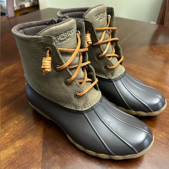 Sperry Shoes - Sperry Saltwater Duck Boots / Olive & Brown / wmns sz 7.0